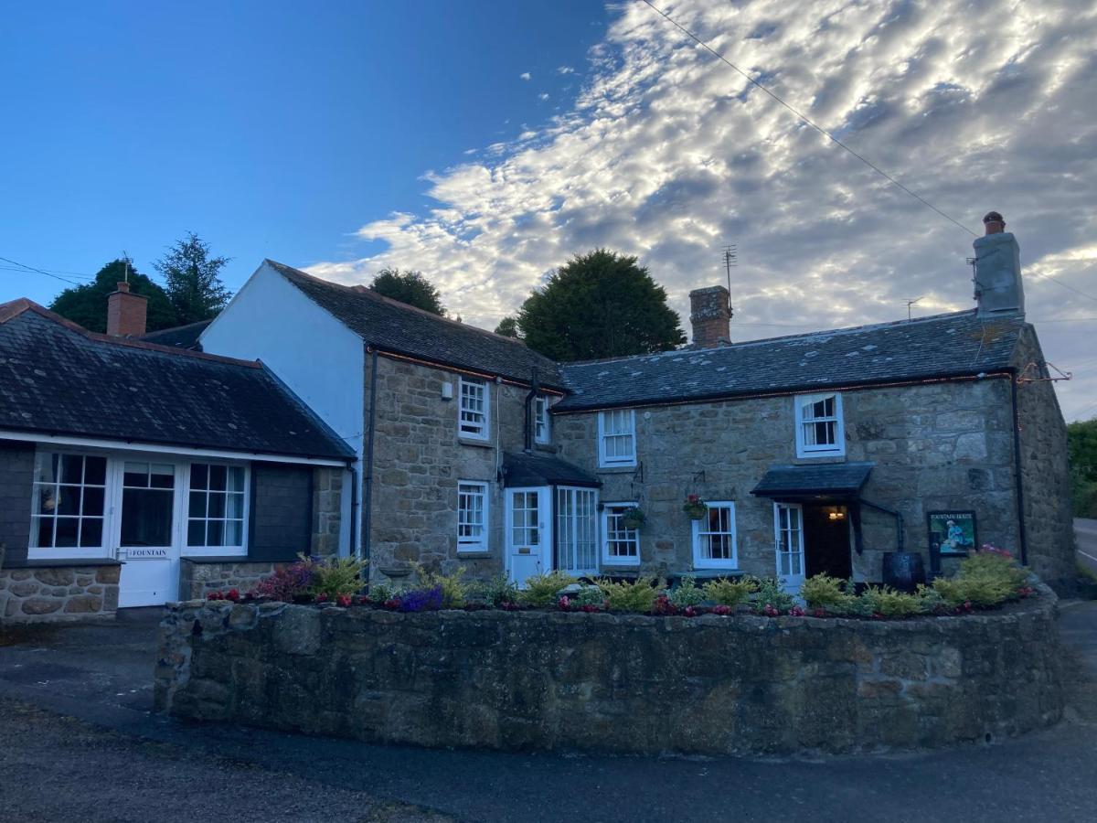 The Fountain Inn Madron エクステリア 写真